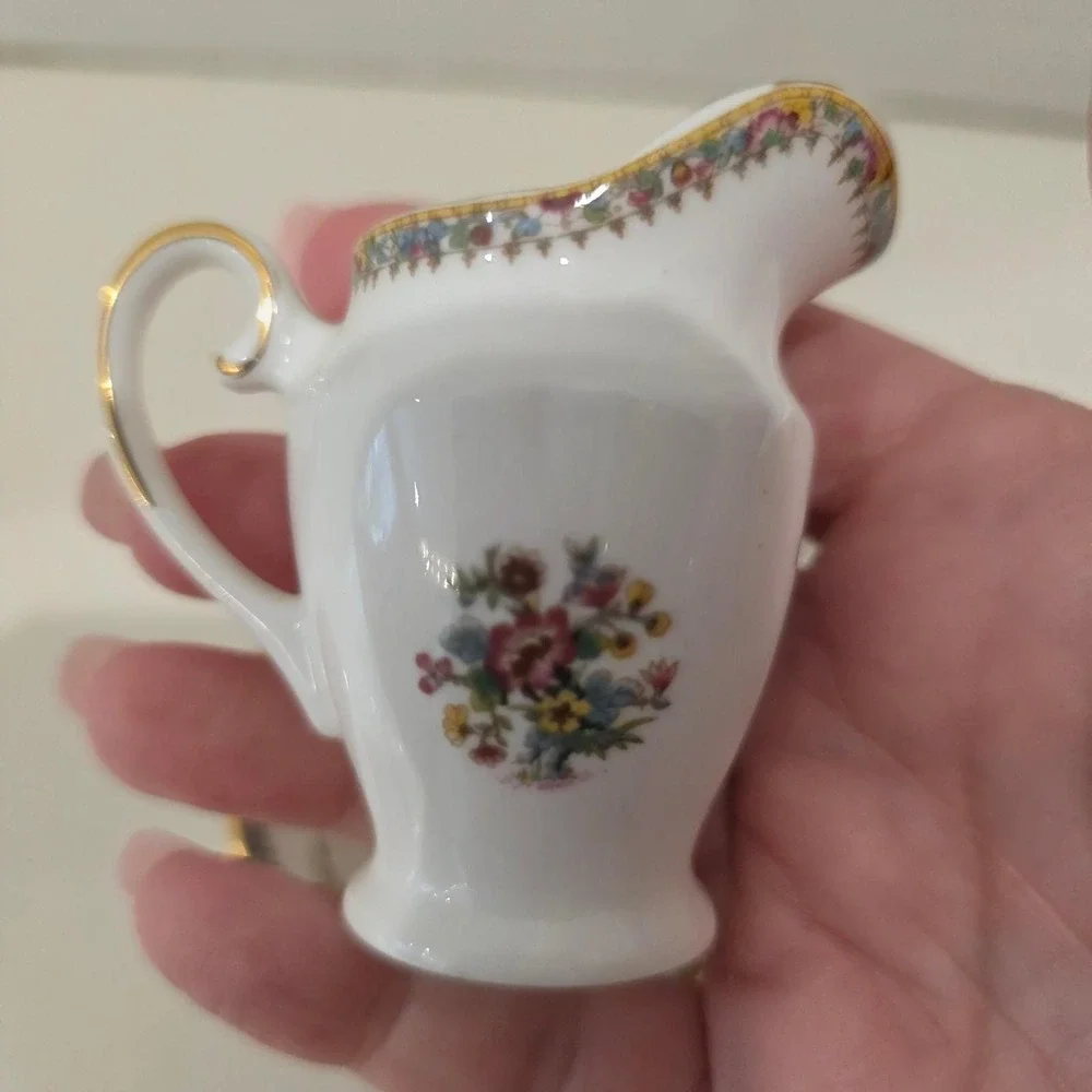 Coalport Ming Rose‎ Miniature Creamer and Sugar Bowl Set English Bone China Gold